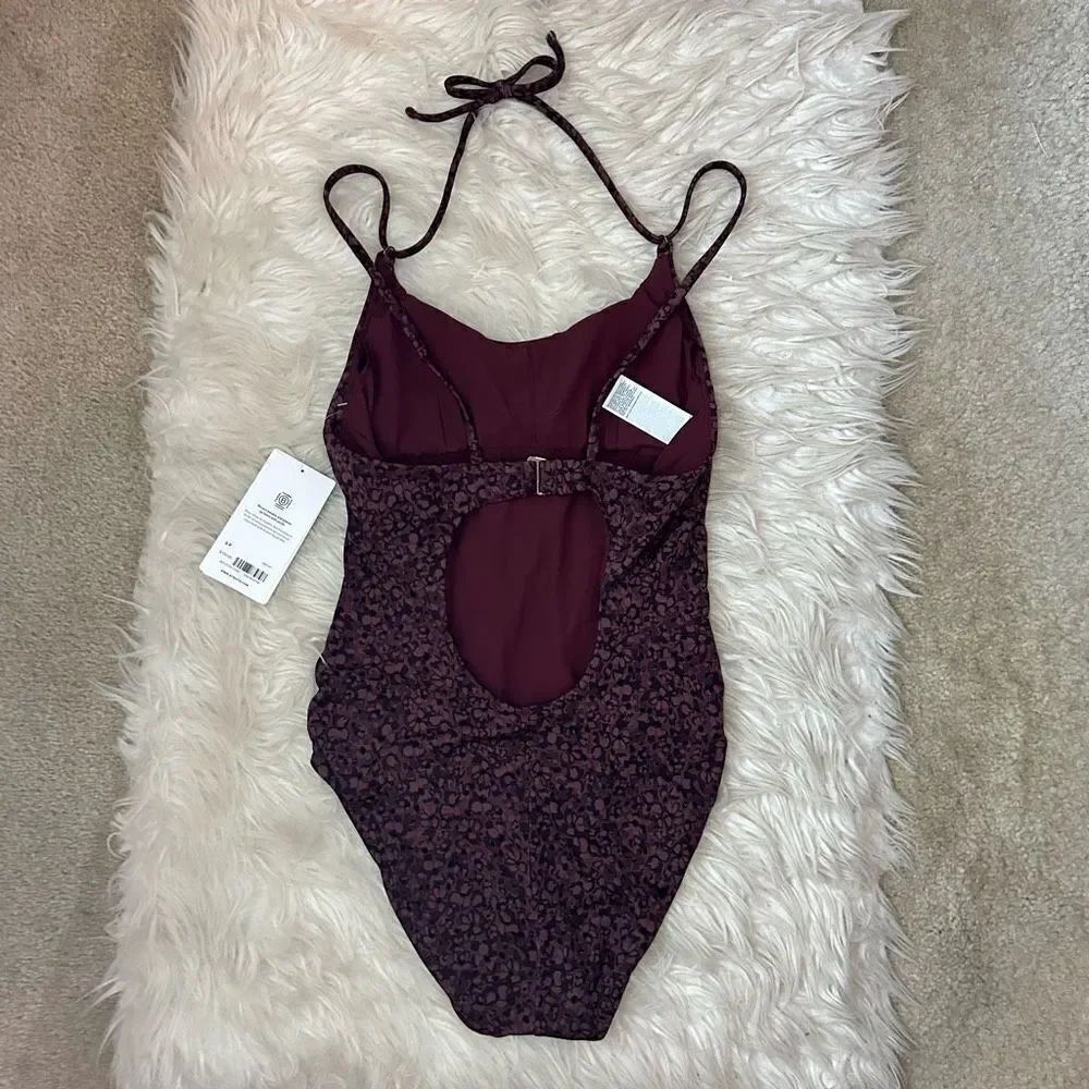 Athleta Keyhole One Piece Swimsuit - Picture 8 of 12